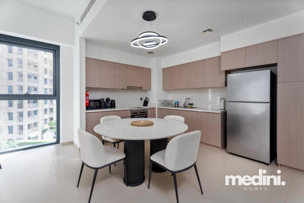 2 Bedroom - Emaar Act Two - Downtown Apartment Dubai