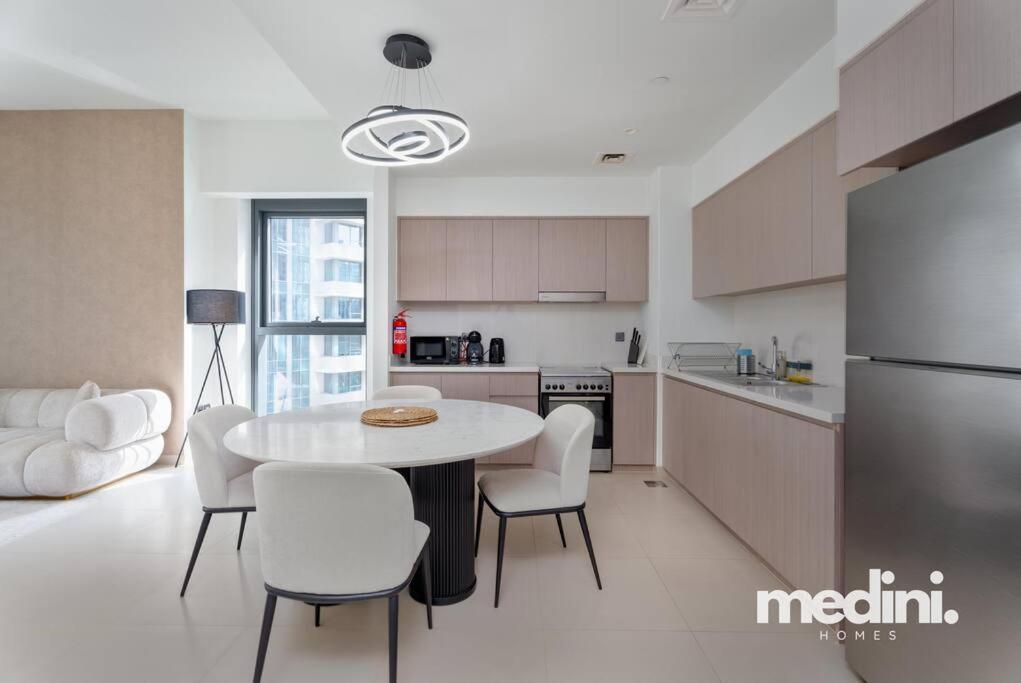 2 Bedroom - Emaar Act Two - Downtown Apartment Dubai
