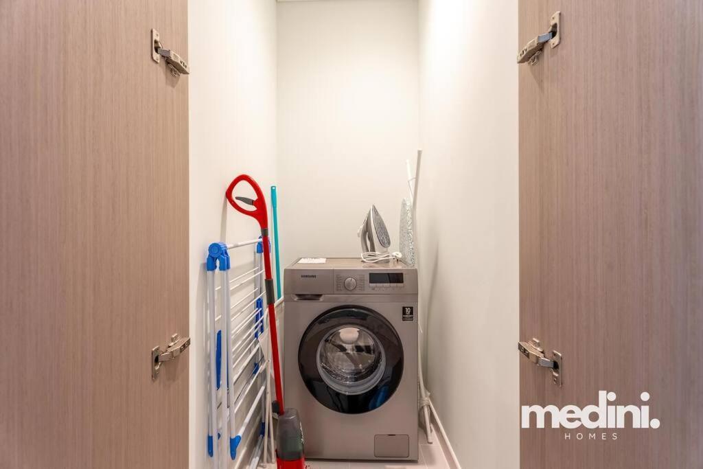 2 Bedroom - Emaar Act Two - Downtown Apartment Dubai