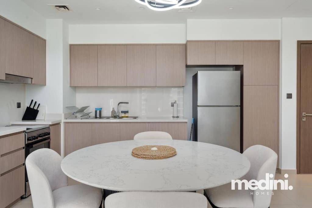 Apartment 2 Bedroom - Emaar Act Two - Downtown *